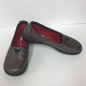 SAS Funk Pewter Gray Metallic Ballet Flats Sz 8.5M